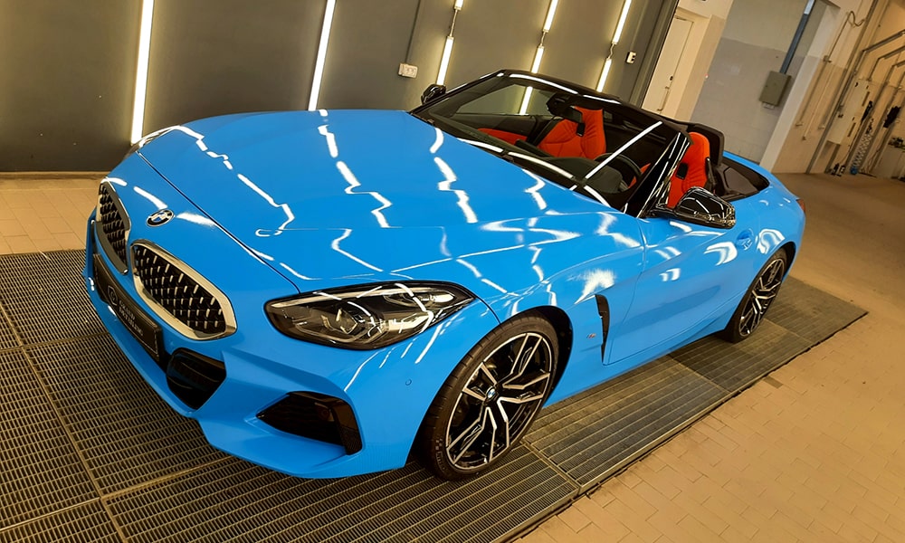 Оклейка BMW Z4 виниловой пленкой пример работ центра | фото 5