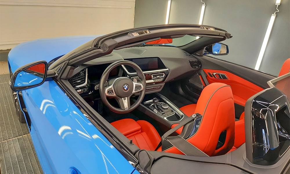 Оклейка BMW Z4 виниловой пленкой пример работ центра | фото 7